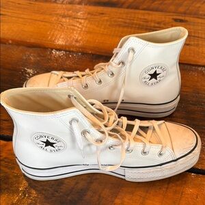 CONVERSE CHUCK TAYLOR LIFT HI PLATFORM - WOMENS size 10 White